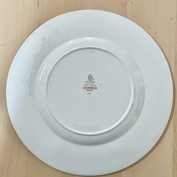 Vintage (1960s) Wedgwood “Lichfield” (W4156) Dinner Plate - Picture 4 of 5